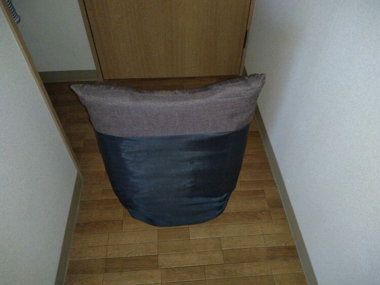 座椅子（家具・寝具）の商品画像 - 査定依頼日：2025年11月22日 - 最高査定価格：2,000円