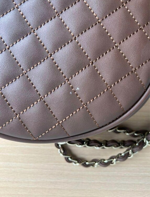 BAPE MILO ショルダーバッグ （古着・ファッション）の商品画像 - 査定依頼日：2025年1月6日 - 最高査定価格：18,000円