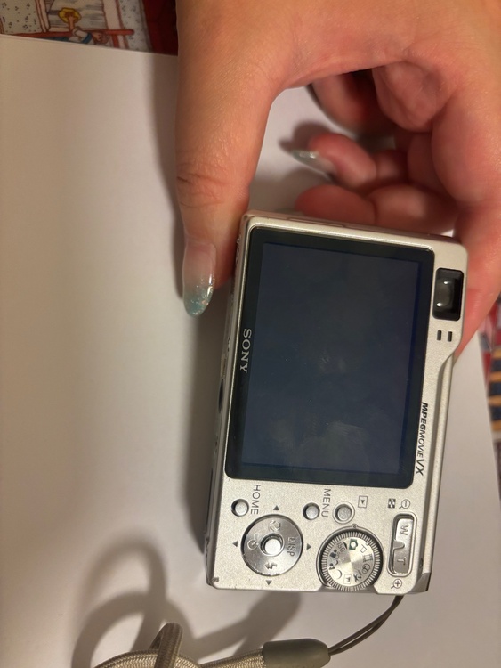 ソニー(SONY) コンパクトデジタルカメラ DSC-W80 ｼﾙﾊﾞｰ（カメラ）の商品画像 - 査定依頼日：2026年9月5日 - 最高査定価格：100,000円