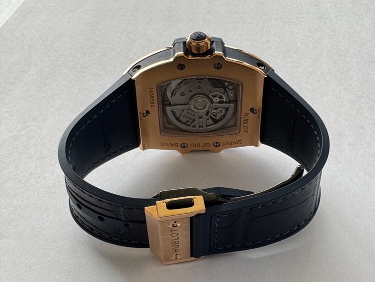 ウブロ スピリット オブ ビッグ・バン　キングゴールド　ブルーダイヤモンド（高級時計）の商品画像 - 査定依頼日：2025年6月8日 - 最高査定価格：2,600,000円