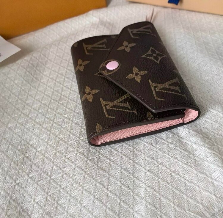 ポルトフォイユ・ヴィクトリーヌ　ローズ・バレリーヌ　モノグラム（ブランド財布・小物）の商品画像 - 査定依頼日：2025年2月3日 - 最高査定価格：12,000円