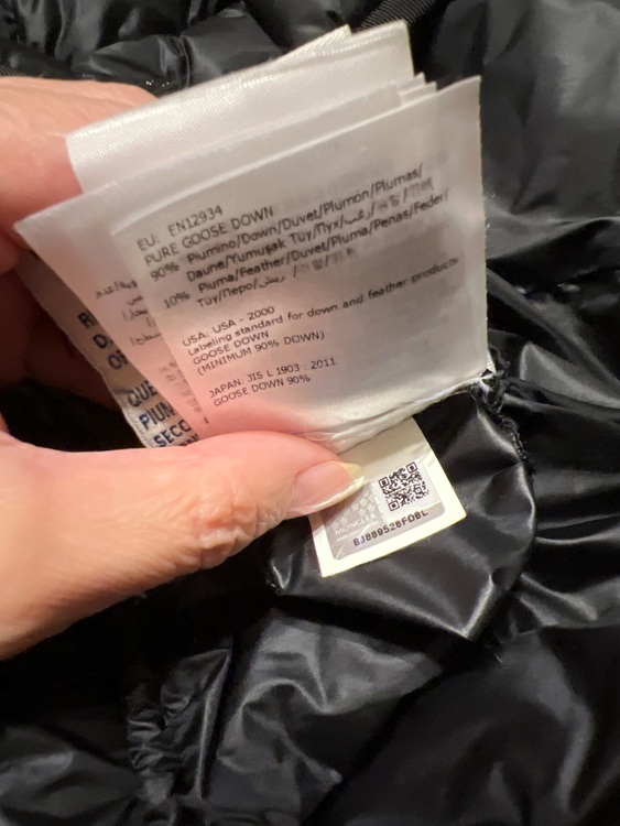 モンクレール　エルミンヌ（古着・ファッション）の商品画像 - 査定依頼日：2025年10月23日 - 最高査定価格：50,000円