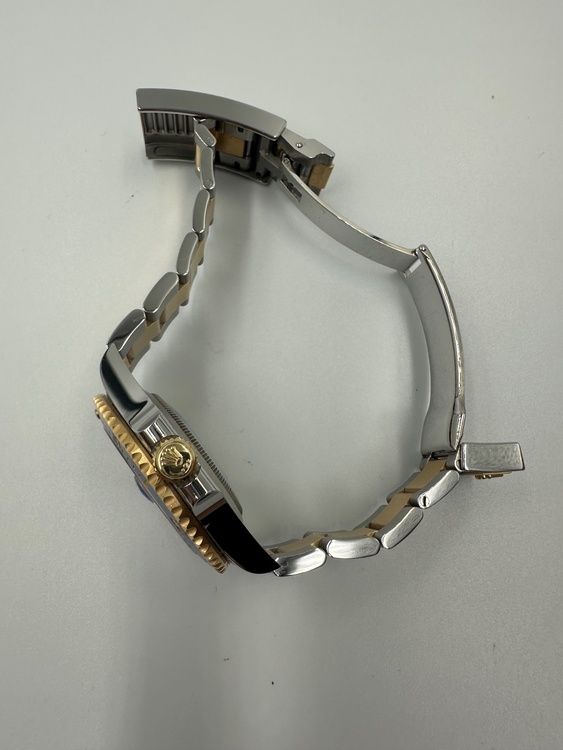 ロレックス サブマリーナー 126613Lb（高級時計）の商品画像 - 査定依頼日：2025年12月15日 - 最高査定価格：2,750,000円