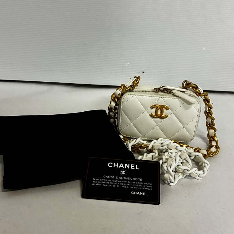 CHANEL ショルダーコインパース（ブランドバッグ）の商品画像 - 査定依頼日：2026年6月21日 - 最高査定価格：250,000円