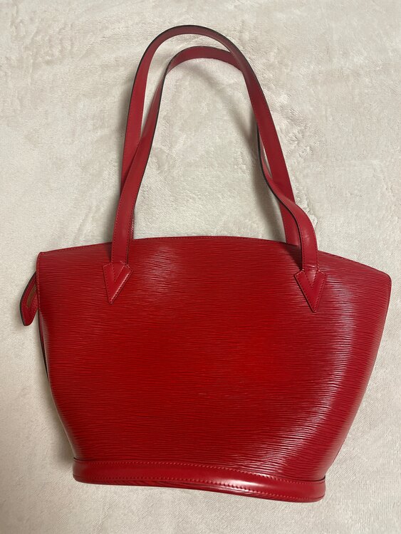 エピ　（ブランドバッグ）の商品画像 - 査定依頼日：2025年4月16日 - 最高査定価格：30,000円