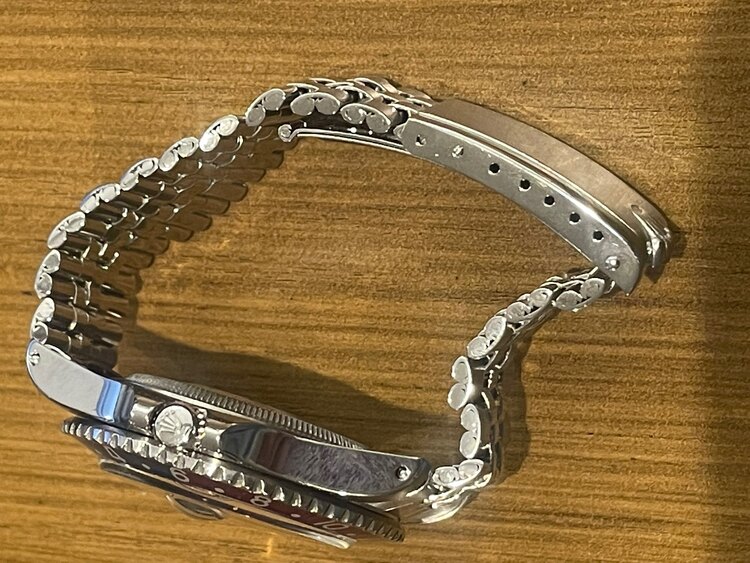 Rolex GMTマスター（高級時計）の商品画像 - 査定依頼日：2025年3月14日 - 最高査定価格：2,000,000円