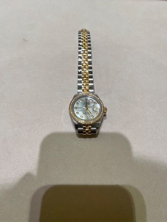 レディデイトジャスト　28 イエローゴールド（高級時計）の商品画像 - 査定依頼日：2025年11月16日 - 最高査定価格：3,430,000円