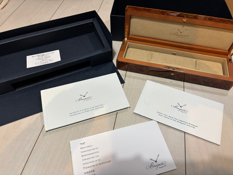 7147 黒（高級時計）の商品画像 - 査定依頼日：2025年4月10日 - 最高査定価格：1,650,000円