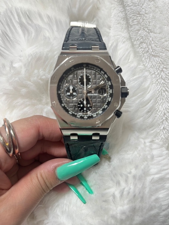 オーデマピゲ ロイヤルオークオフショア （高級時計）の商品画像 - 査定依頼日：2025年7月3日 - 最高査定価格：2,800,000円