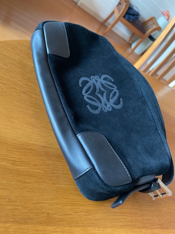 ロエベです。商品は写真のとおり（ブランドバッグ）の商品画像 - 査定依頼日：2025年9月10日 - 最高査定価格：20,000円