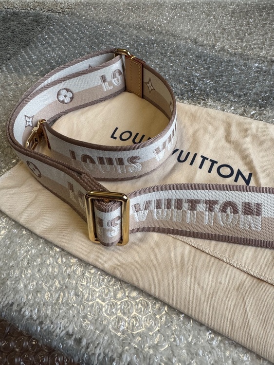 ネバーフルBBに付属のショルダーストラップです。（ブランド財布・小物）の商品画像 - 査定依頼日：2025年8月25日 - 最高査定価格：30,000円