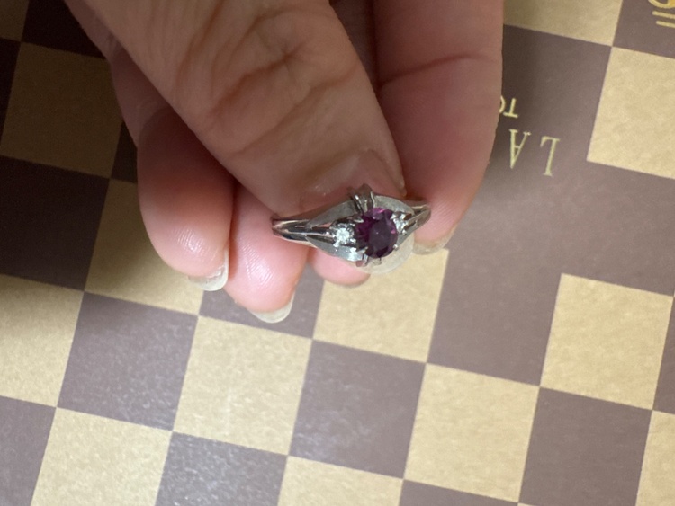 ルビー（金・貴金属）の商品画像 - 査定依頼日：2026年4月5日 - 最高査定価格：100,000円