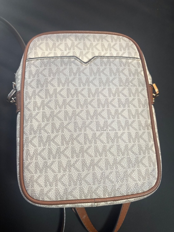 その他 その他 （ブランドバッグ）の商品画像 - 査定依頼日：2026年2月19日 - 最高査定価格：100,000円