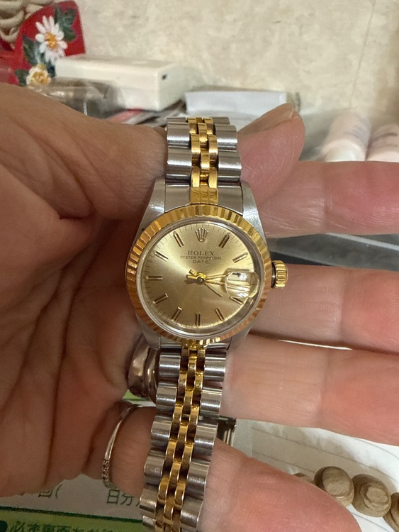 ロレックス その他 オイスター パーペチュアル デイト (Oyster Perpetual Date（高級時計）の商品画像 - 査定依頼日：2026年5月9日 - 最高査定価格：830,000円