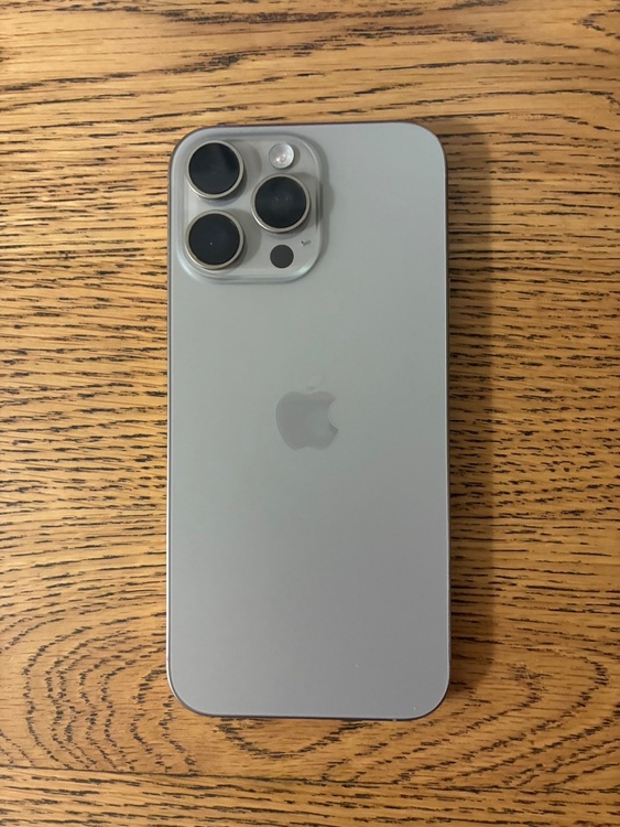 iPhone iPhone 16 Pro Max 256GB SIMフリー（スマホ）の商品画像 - 査定依頼日：2026年9月19日 - 最高査定価格：140,500円