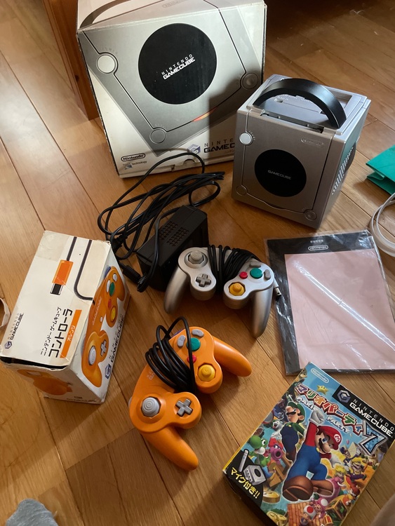 ゲームキューブ（ゲーム機本体・ゲームソフト）の商品画像 - 査定依頼日：2025年9月30日 - 最高査定価格：5,900円