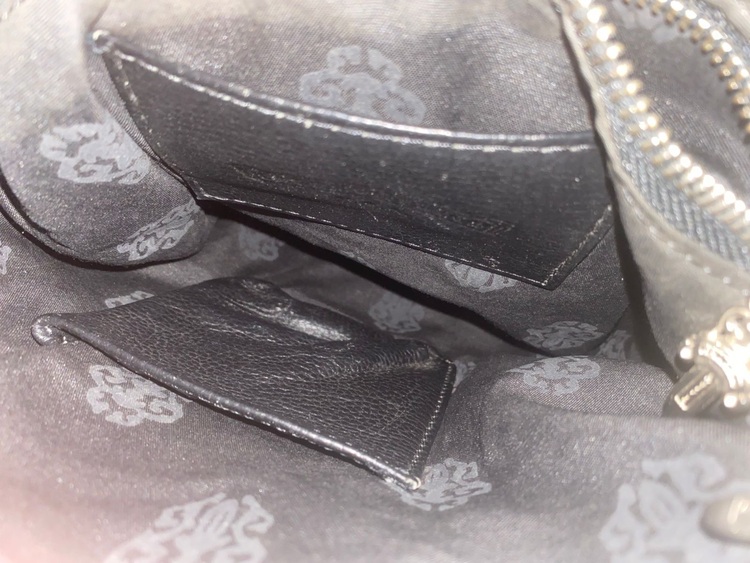 レア CHROME HEARTS クロムハーツ バック ブラック ショルダーバッ（古着・ファッション）の商品画像 - 査定依頼日：2025年9月21日 - 最高査定価格：100,000円