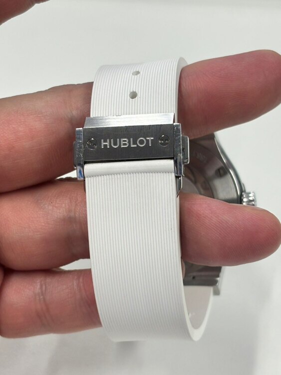 ウブロ クラシックフュージョン 166378（高級時計）の商品画像 - 査定依頼日：2025年4月16日 - 最高査定価格：550,000円