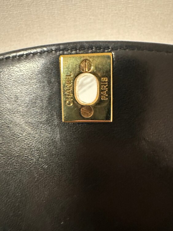 マトラッセダイアナフラップ（ブランドバッグ）の商品画像 - 査定依頼日：2025年3月31日 - 最高査定価格：350,000円