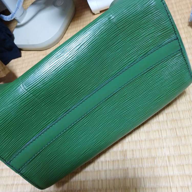 ルイヴィトン エピ （ブランドバッグ）の商品画像 - 査定依頼日：2022年10月10日 - 最高査定価格：27,000円