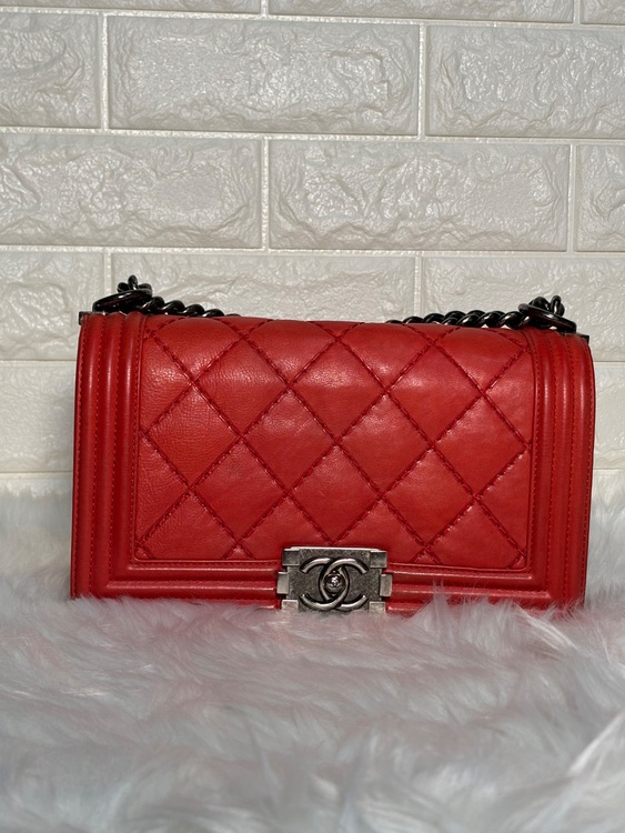 マトラッセ　ボーイシャネル　ラムスキン　レッド（ブランドバッグ）の商品画像 - 査定依頼日：2025年6月18日 - 最高査定価格：300,000円