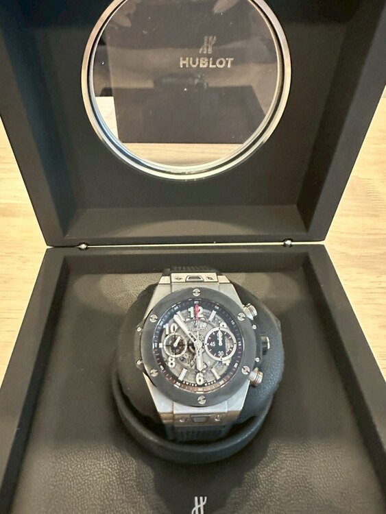 ウブロ ビックバン ウニコブラックセラミックべぜ（高級時計）の商品画像 - 査定依頼日：2025年5月24日 - 最高査定価格：1,230,000円