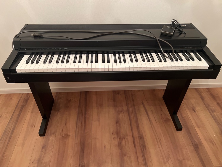 CLP-100（ピアノ・楽器・PA機材）の商品画像 - 査定依頼日：2025年9月30日 - 最高査定価格：3,000円