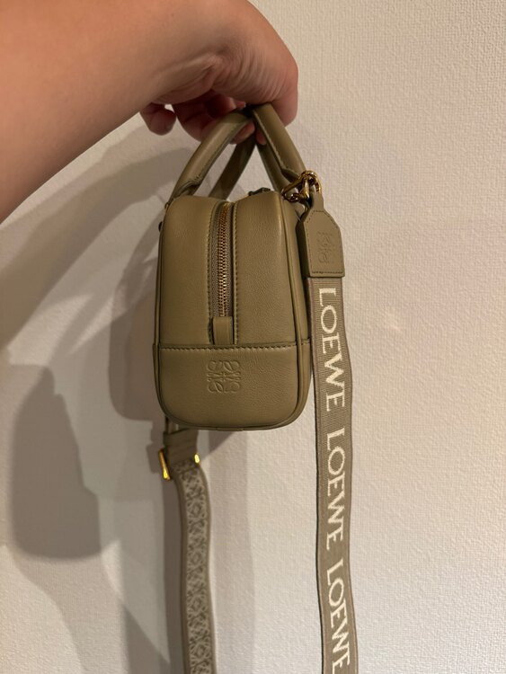 ロエベ　アマソナ16（ブランドバッグ）の商品画像 - 査定依頼日：2025年4月23日 - 最高査定価格：120,000円