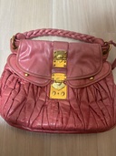 ショルダーバック？（ブランドバッグ）の商品画像 - 査定依頼日：2025年10月22日 - 最高査定価格：25,000円