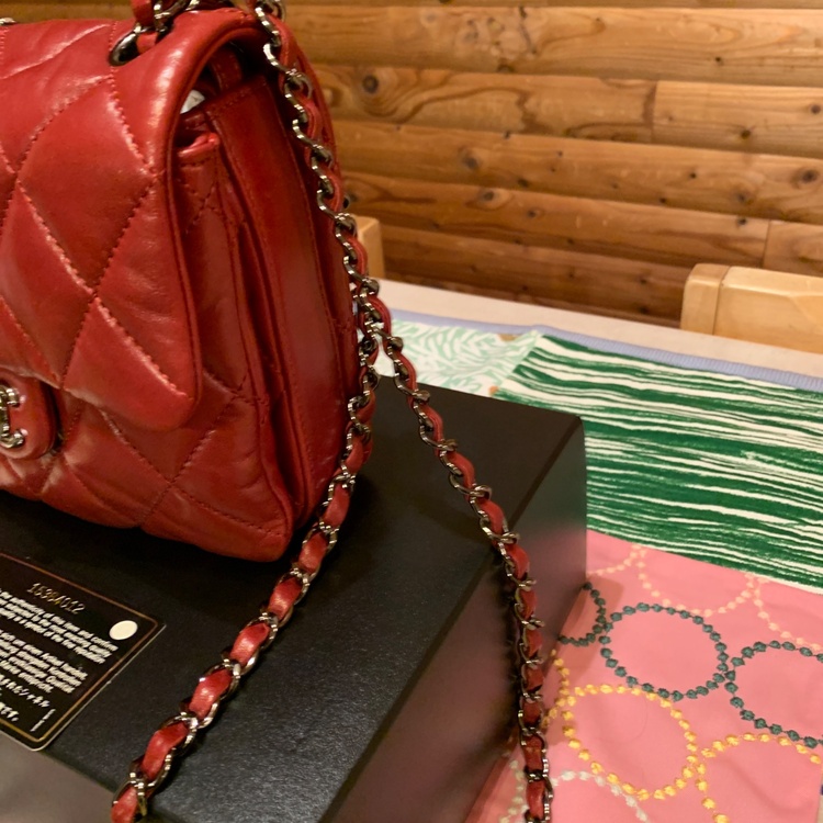 シャネルマトラッセ シルバーチェーン　ラムスキン（ブランドバッグ）の商品画像 - 査定依頼日：2026年2月5日 - 最高査定価格：400,000円