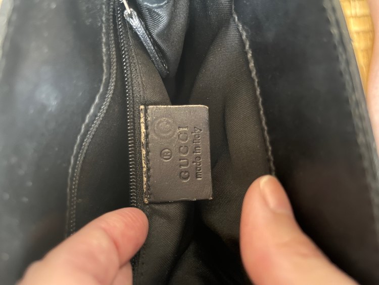 GUCCI ミニハンドバッグ エンボスロゴキャンバス（ブランドバッグ）の商品画像 - 査定依頼日：2023年8月28日 - 最高査定価格：10,000円