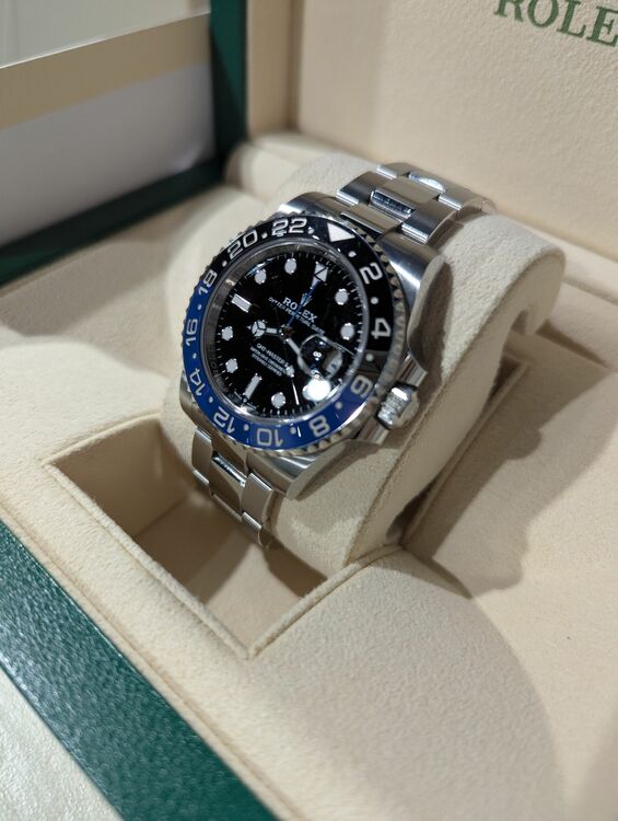 ロレックス GMTマスター 126710BLNR（高級時計）の商品画像 - 査定依頼日：2025年6月26日 - 最高査定価格：2,350,000円