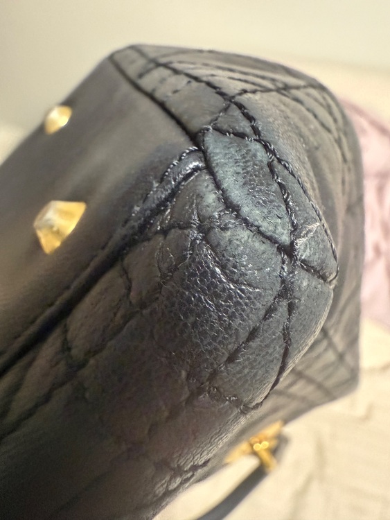 レディディオール　ミディアム　ラム（ブランドバッグ）の商品画像 - 査定依頼日：2025年8月28日 - 最高査定価格：150,000円