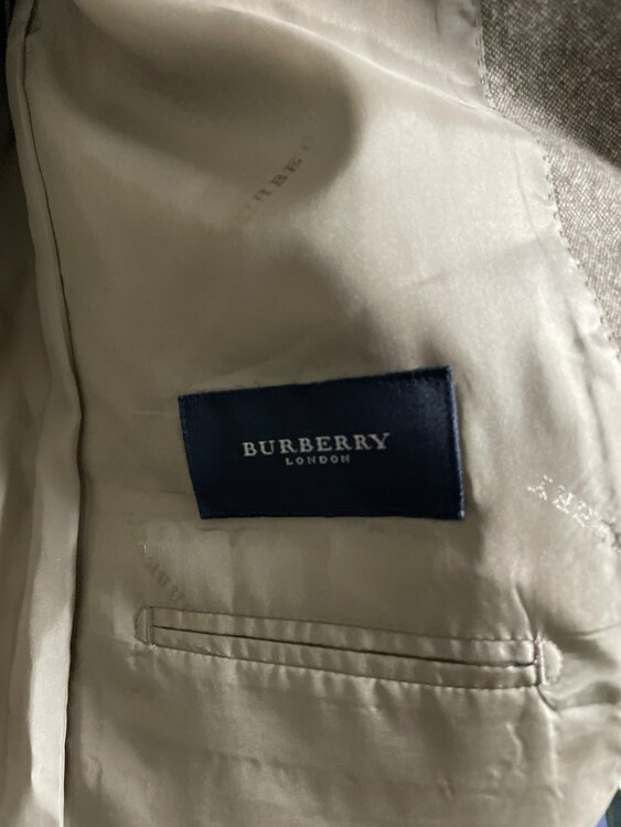 バーバリー（古着・ファッション）の商品画像 - 査定依頼日：2025年1月31日 - 最高査定価格：1,000円