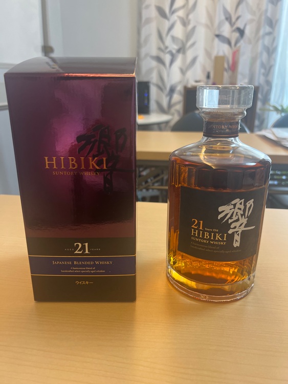 ウイスキー サントリー響 （お酒）の商品画像 - 査定依頼日：2025年8月4日 - 最高査定価格：63,500円
