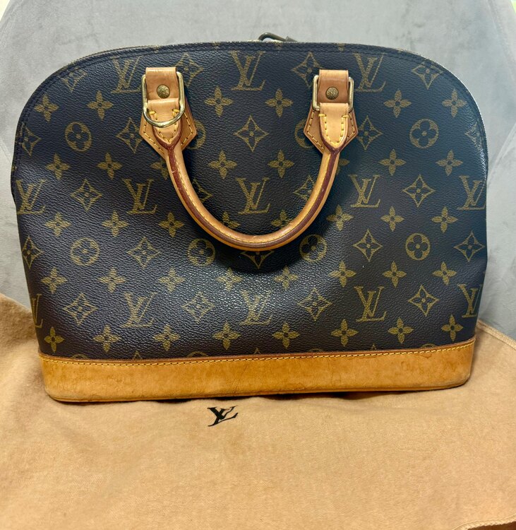 ルイヴィトン アルマ （ブランドバッグ）の商品画像 - 査定依頼日：2025年3月31日 - 最高査定価格：30,000円