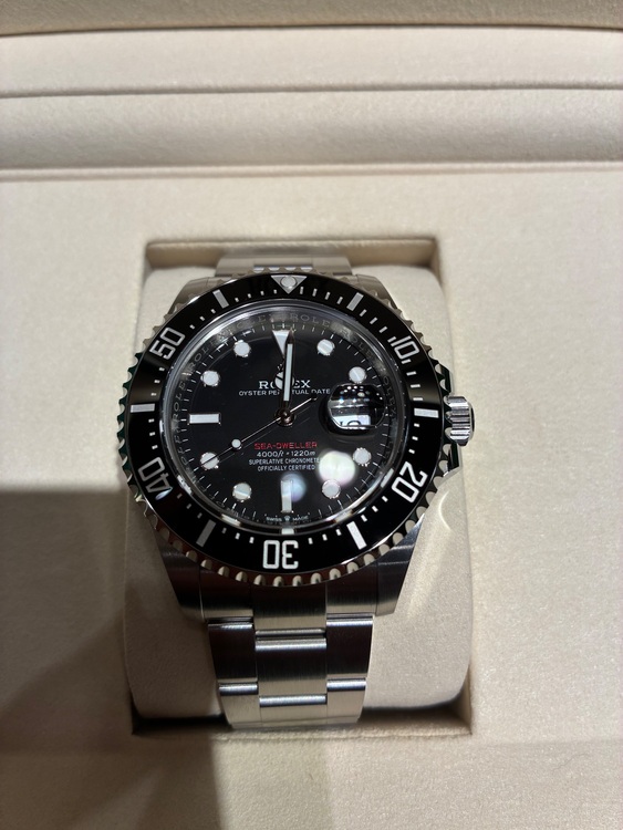 ロレックス シードゥエラー 12660（高級時計）の商品画像 - 査定依頼日：2025年11月18日 - 最高査定価格：2,270,000円