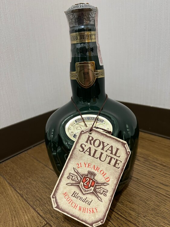 シーバースリーガル　ロイヤルサルート21年（お酒）の商品画像 - 査定依頼日：2025年2月20日 - 最高査定価格：5,500円