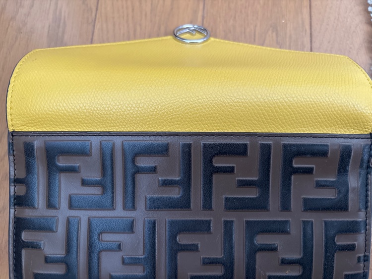 フェンディ  （ブランドバッグ）の商品画像 - 査定依頼日：2026年3月24日 - 最高査定価格：25,000円