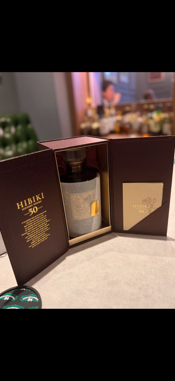 ウイスキー サントリー響 （お酒）の商品画像 - 査定依頼日：2025年9月19日 - 最高査定価格：500,000円