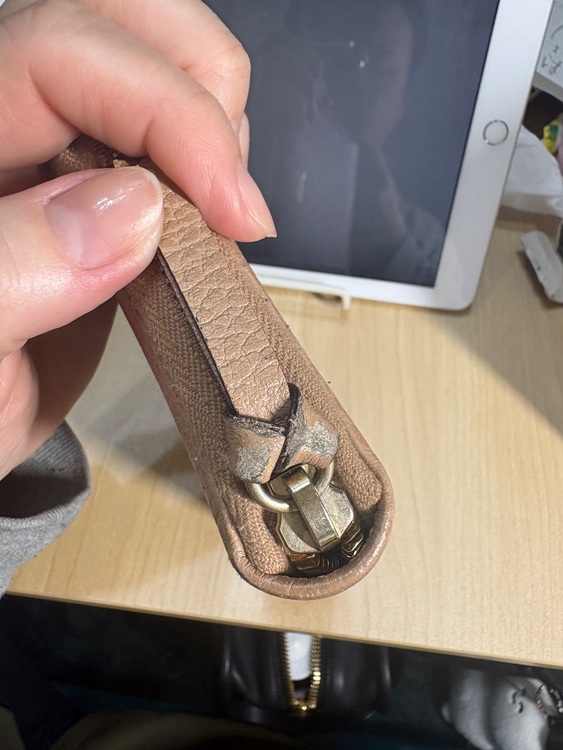 GUCCI 財布　二つ折り（ブランド財布・小物）の商品画像 - 査定依頼日：2025年10月26日 - 最高査定価格：3,000円