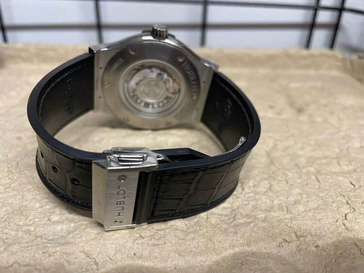 ウブロ クラシックフュージョン （高級時計）の商品画像 - 査定依頼日：2025年4月11日 - 最高査定価格：520,000円