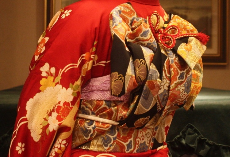 振袖（古着・ファッション）の商品画像 - 査定依頼日：2025年11月15日 - 最高査定価格：20,000円