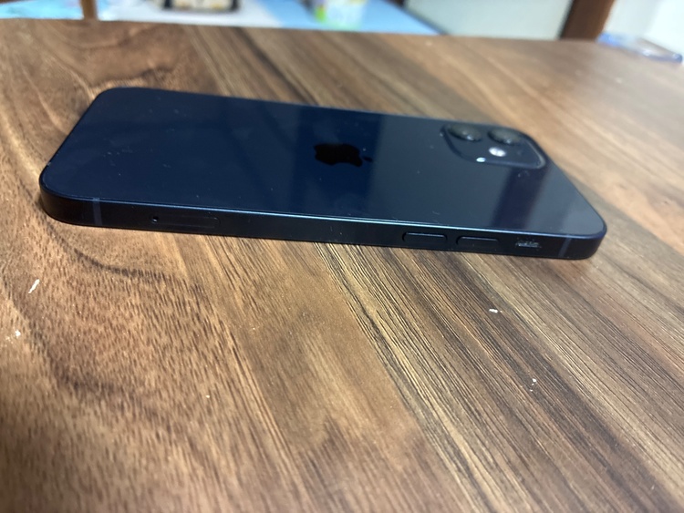 iPhone 12 128GB SIMフリー（スマホ）の商品画像 - 査定依頼日：2026年1月22日 - 最高査定価格：28,000円