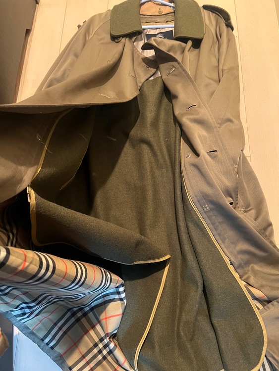 Burberryトレンチコート（古着・ファッション）の商品画像 - 査定依頼日：2025年9月30日 - 最高査定価格：100,000円