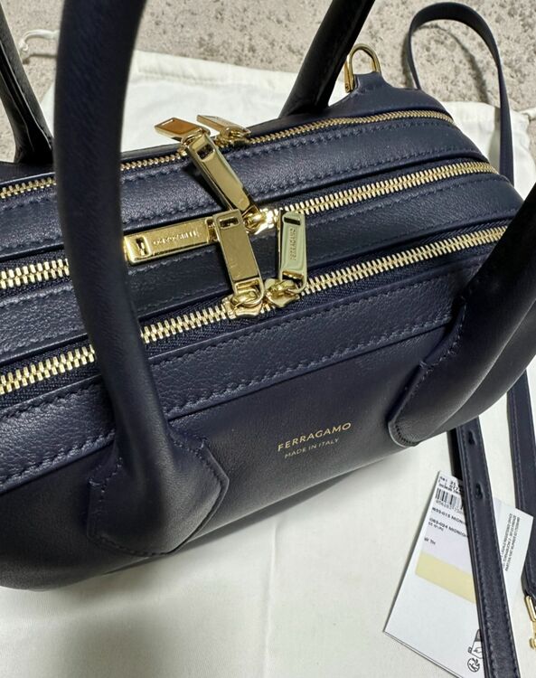 フェラガモ  （ブランドバッグ）の商品画像 - 査定依頼日：2025年8月28日 - 最高査定価格：50,000円