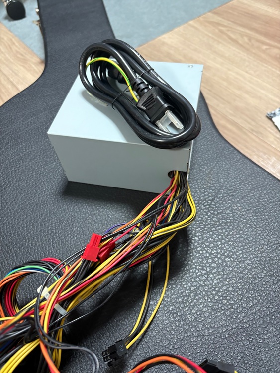 パソコンパーツ（PC・タブレット）の商品画像 - 査定依頼日：2025年8月12日 - 最高査定価格：6,500円