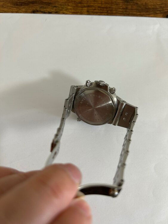 ブルガリ ディアゴノ SD38SGMTディアゴノプロフェッショナルスクーバGMT3タイムゾーンSSブラック（高級時計）の商品画像 - 査定依頼日：2025年5月11日 - 最高査定価格：180,000円