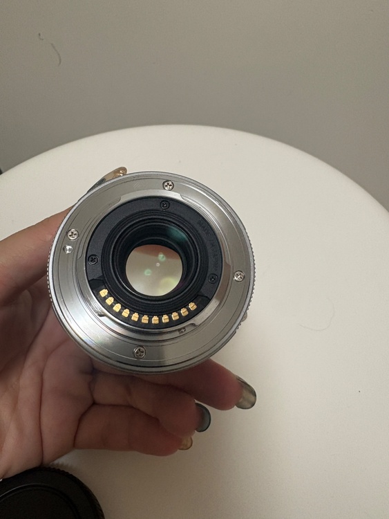 オリンパス　25mm F1.8シルバー（カメラ）の商品画像 - 査定依頼日：2026年8月15日 - 最高査定価格：20,000円