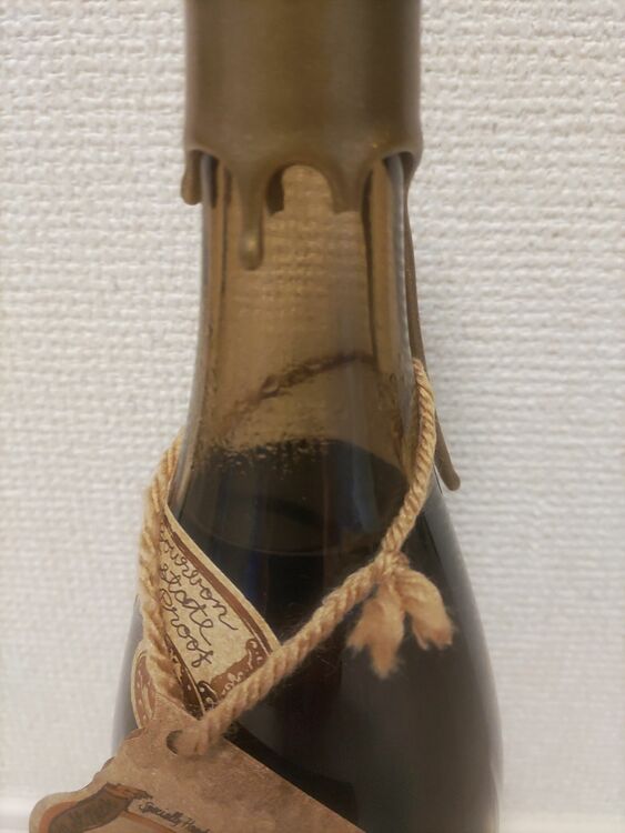 ヴェリーオールドセントニック25年（お酒）の商品画像 - 査定依頼日：2025年9月24日 - 最高査定価格：175,000円